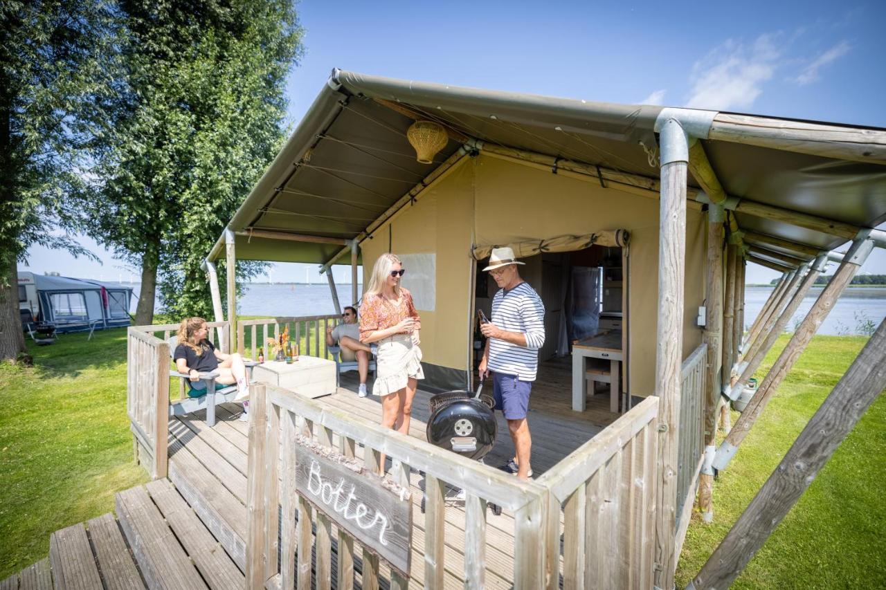 Hotel Jachthaven Nieuwboer Bunschoten Exterior foto